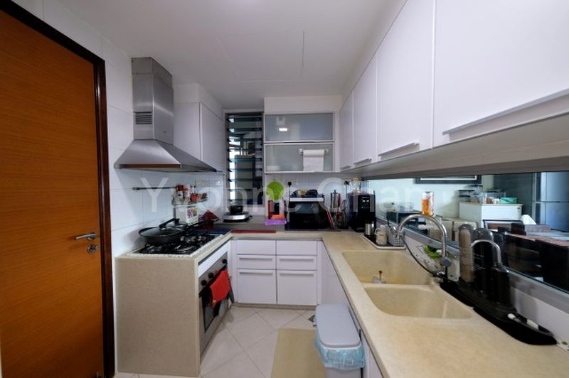 3 Bed Condo for Sale in  One Fort - Image 7